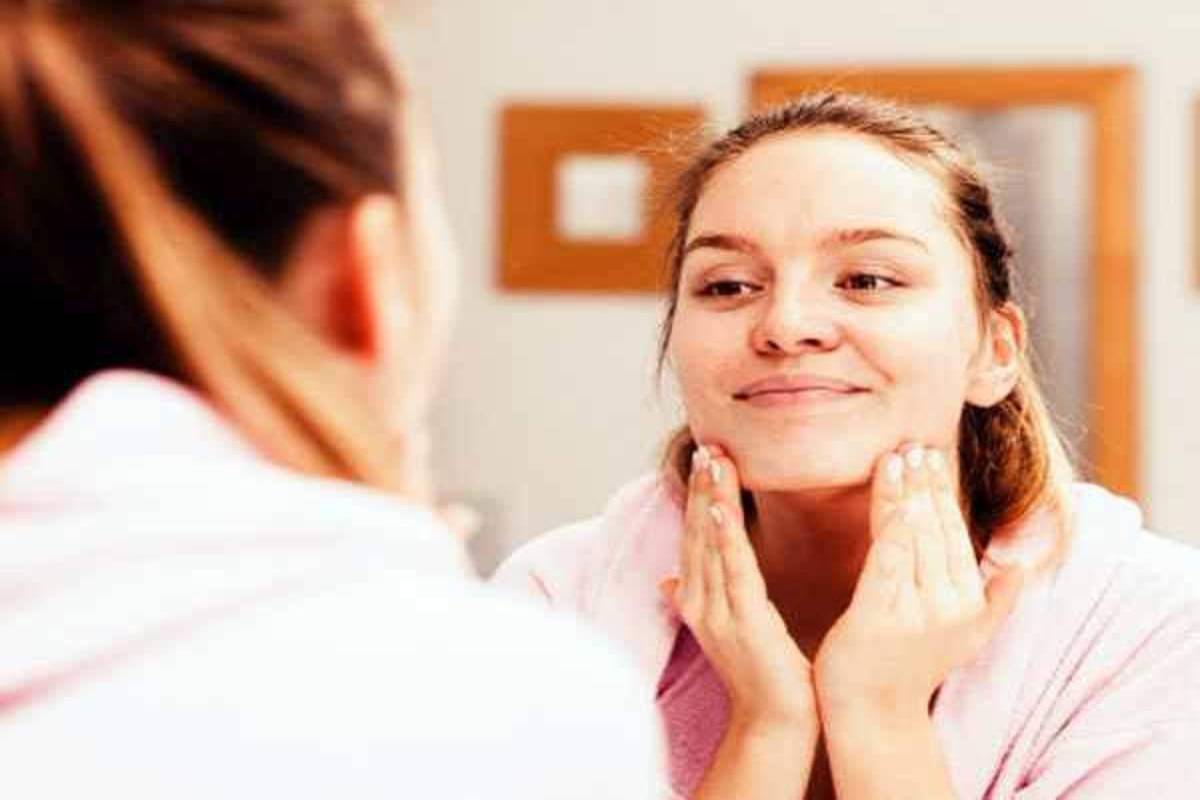  How Facial Scrub is Work? -Definition, Benefits, Side Effects, and More