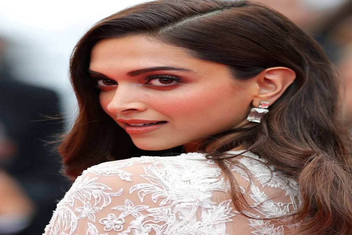 How to Wear the Straight Eyebrow Trend? – Definition, Straight brows, Trend, and More