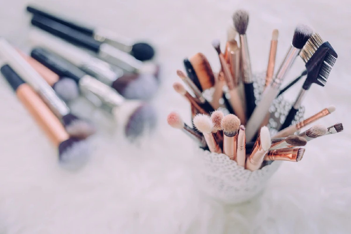  Building the Perfect Makeup Collection: How to Shop for Beauty Products