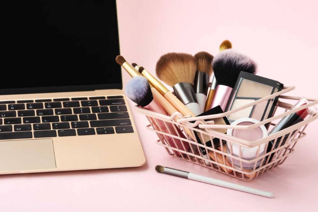 Tips to Help you Sell Cosmetics on Social Media