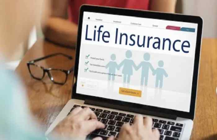 Digital Adoption in Rajkot's Life Insurance Industry
