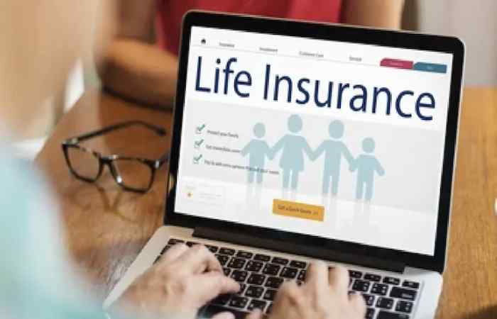 Digital Adoption in Rajkot's Life Insurance Industry