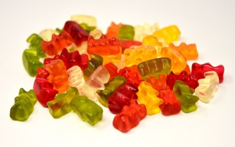 Delta 8 Gummies vs. CBD Gummies: Which Is Right for You?