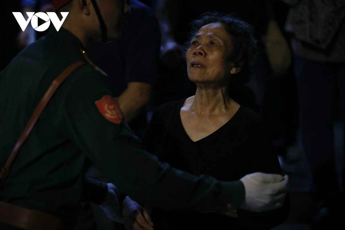 Unhappy Party Nguyen Si Kha
